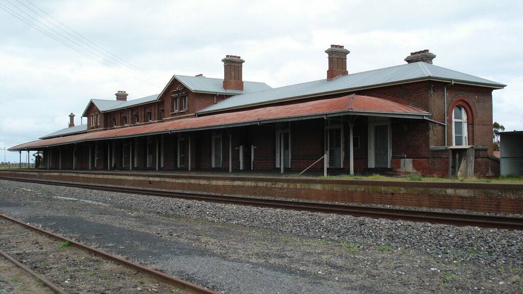 The grand old railway station at Serviceton, in far western Victoria, was once meant to be right on the border with SA, but is now over 2km from today's boundary between the states.