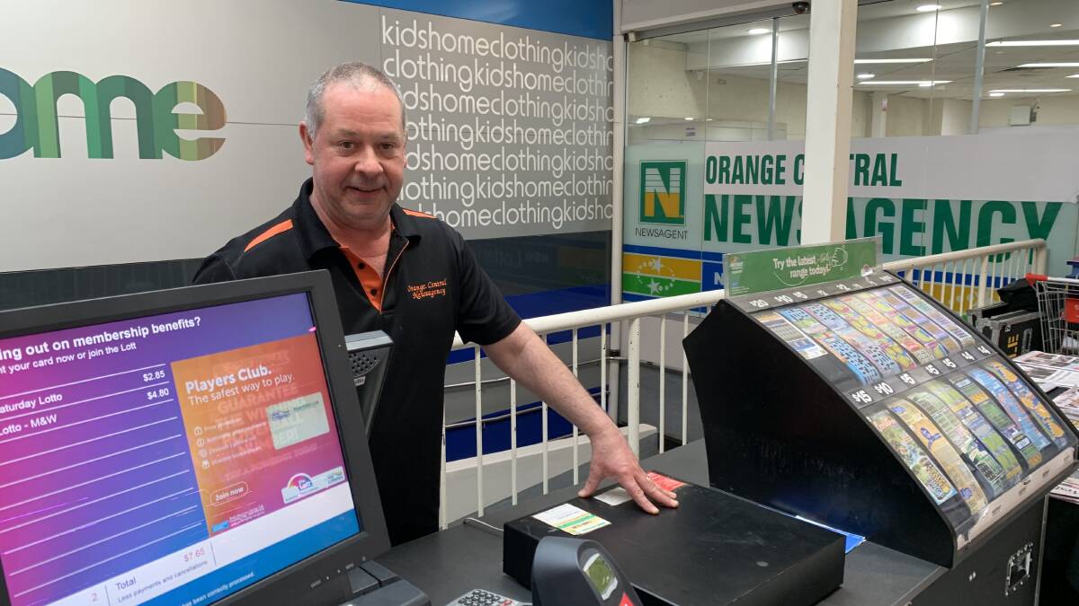 SETTING UP SHOP: Orange Central Newsagency's Gary Allen with his temporary kiosk. 