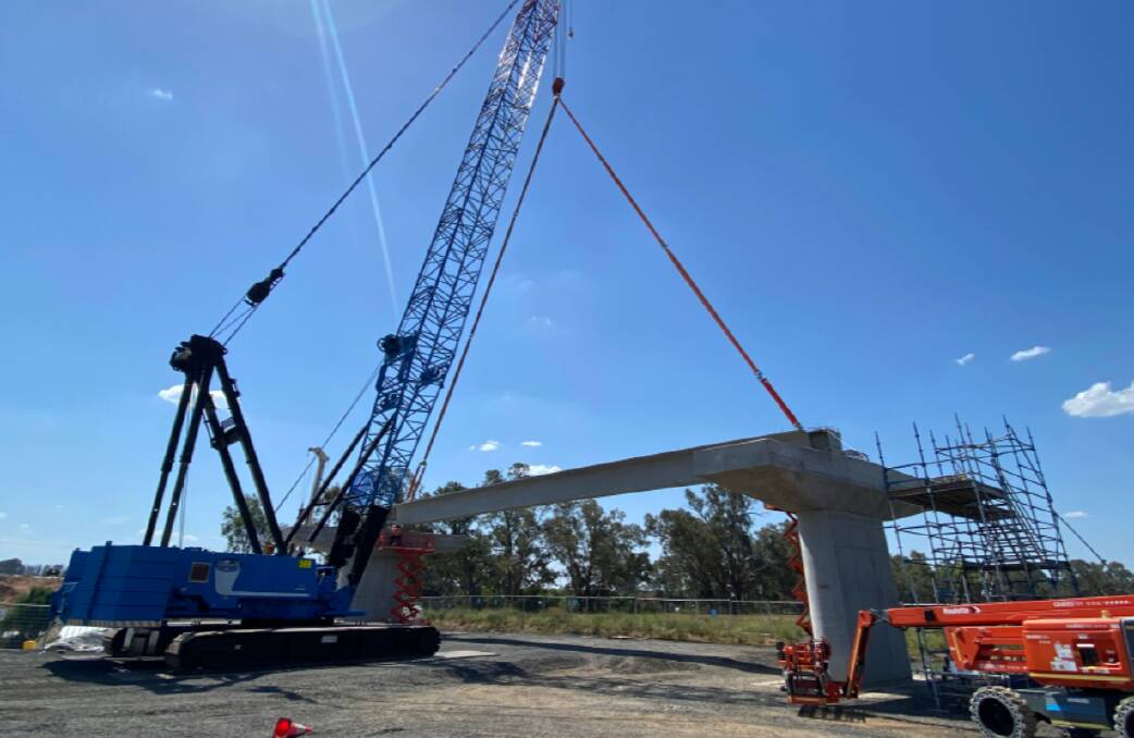 Progress being made on a new bridge crossing of the Macquarie River at Dubbo. Picture from Transport for NSW.