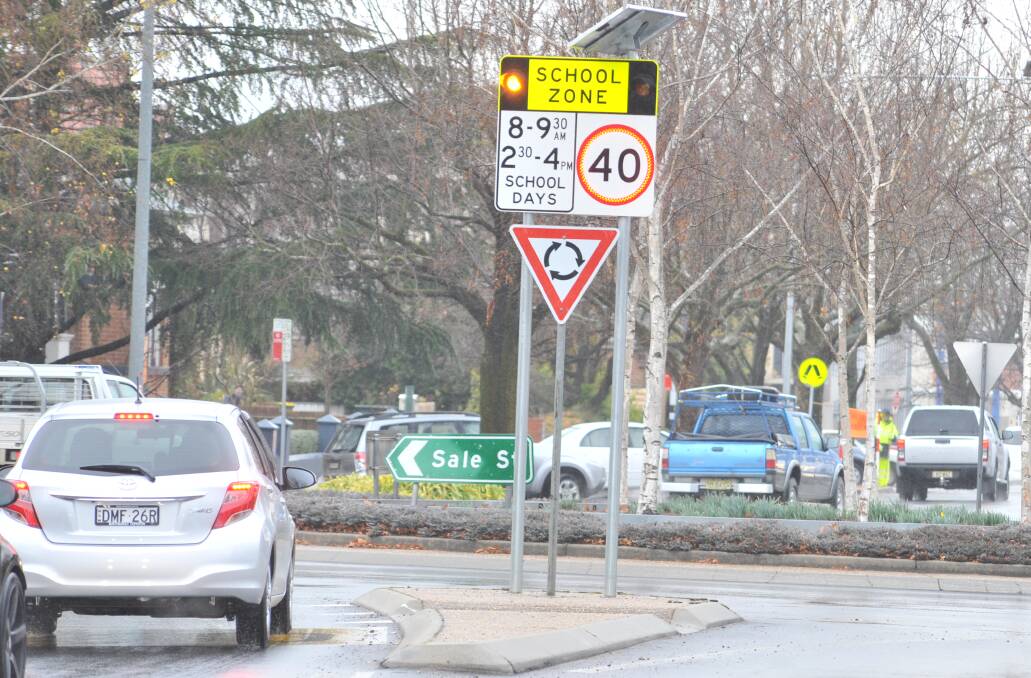 QUICK AS A FLASH: Warning lights have now been provided at safety zones at all schools in Orange to alert motorists. Photo: JUDE KEOGH 0719jklights3
