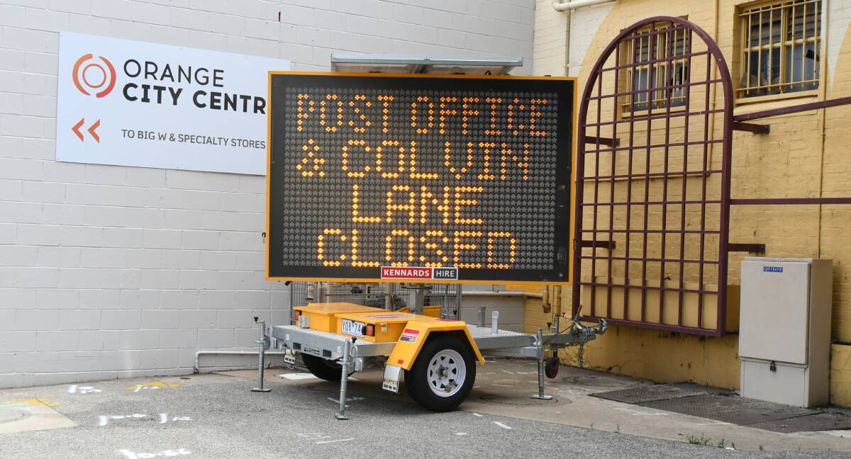 SIGN OF THE TIMES: The next stage of work at the former Myer building is to start, necessitating a one-day lane closure. Photo: JUDE KEOGH 0111jkpostlane2