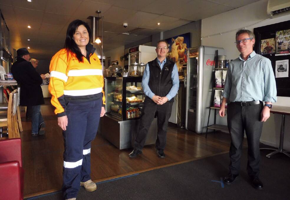 HELPING OUT: Melissa O'Brien of Cadia, Aaron Wright of Cafe Latte and Wayne Sunderland of Business HQ. Photo: Supplied