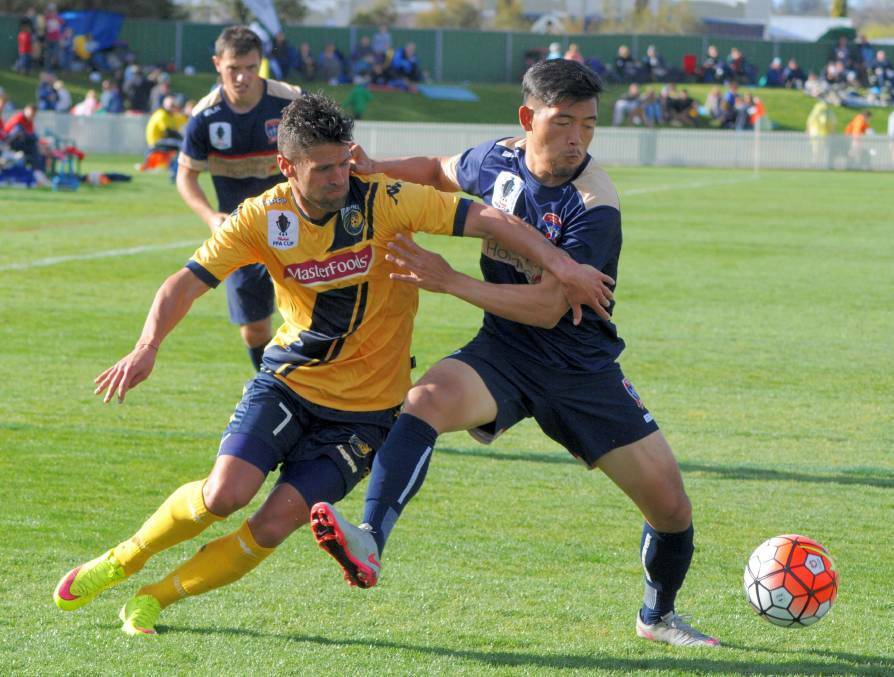 FIGHT: A-League teams Central Coast Mariners and Newcastle Jets clashed at Wade Park in 2015, one of three games Central Coast has played in Orange.