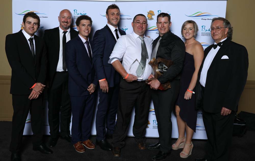 AWARD WINNERS: Forefront Services were the 2018 Banjo Business of the Year award winners. Jed Thompson, Rod Bell, David Whitmore, Nick Clift, Ben Lanser, Anthony and Brooke Redfern with Graham Gentles at the awards ceremony.