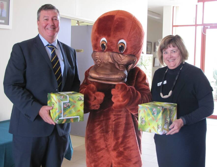 LAUNCH: Cabonne mayor Kevin Beatty, Daroo Business Awards committee member Cr Cheryl Newsom and Daroo the Platypus. Photo: CONTRIBUTED