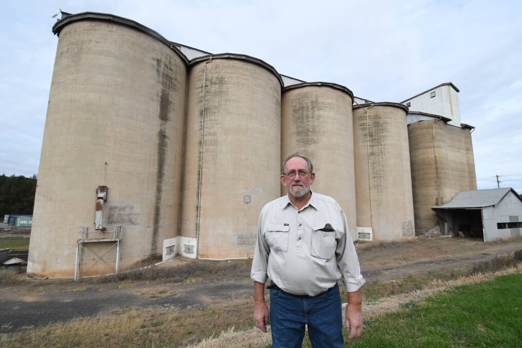 BLANK CANVAS: Grow Molong president Les Dean has plans to paint the Molong silos as has occurred elsewhere. Photo: JUDE KEOGH