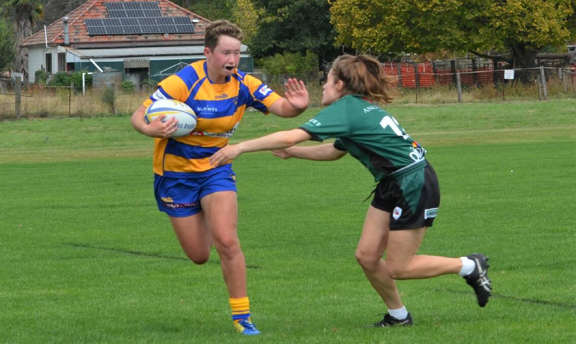 IMPRESSIVE DEBUT: Talented 15-year-old Zoe Lee shone at halfback in her first Ferguson Cup match for Bathurst Bulldogs. Photo: ANYA WHITELAW