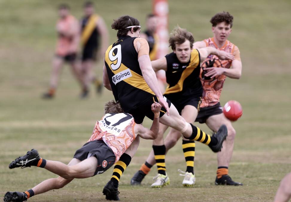 The Bathurst Giants posted a 59-point win over the Orange Tigers on Saturday. Pictures by Phil Blatch