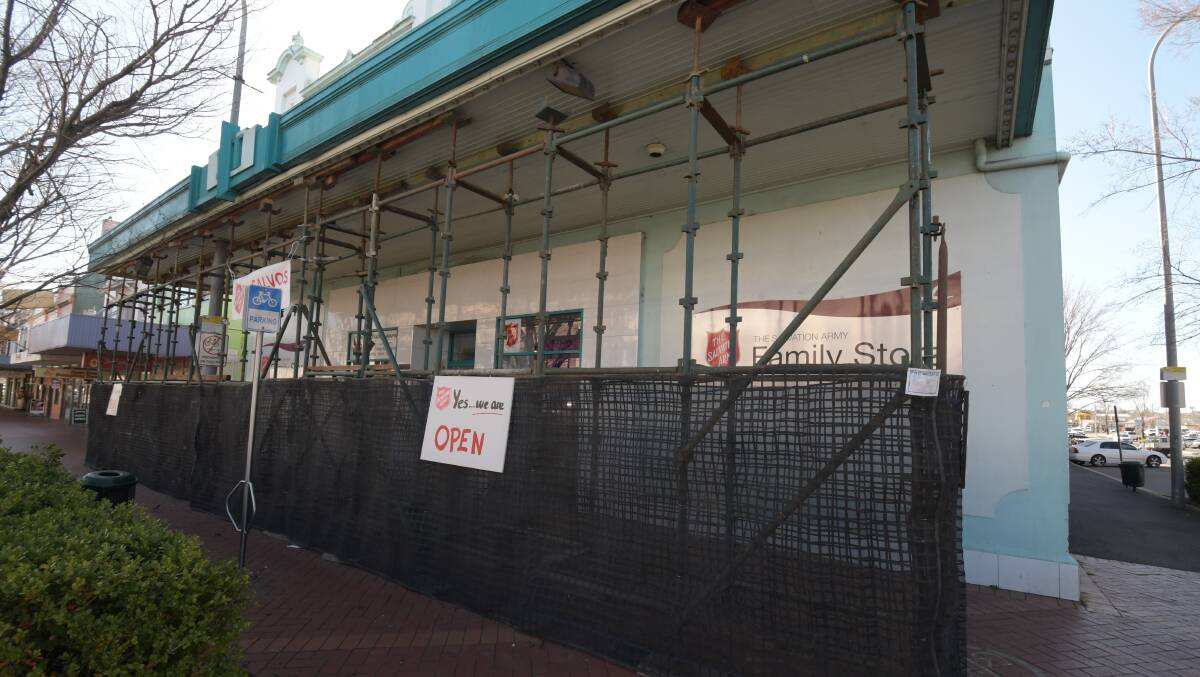 AWNING ISSUE: Scaffolding out the front of the Strand Theatre building on Summer Street. Photo: CARLA FREEDMAN