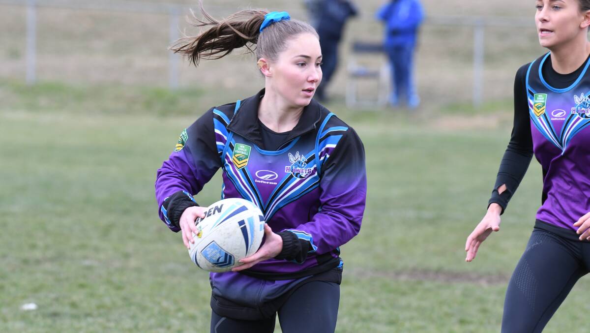 Western Hunter Hornet Kiara Dixon in action during the NSW Touch Junior Regionals in Orange over the weekend. Photo: CARLA FREEDMAN 