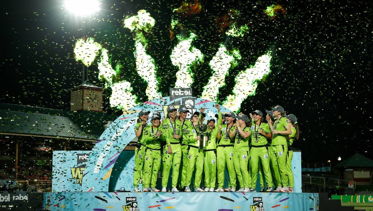 CHAMPIONS: Phoebe Litchfield and the Sydney Thunder took out the WBBL06 crown on Saturday night. Photo: SYDNEY THUNDER
