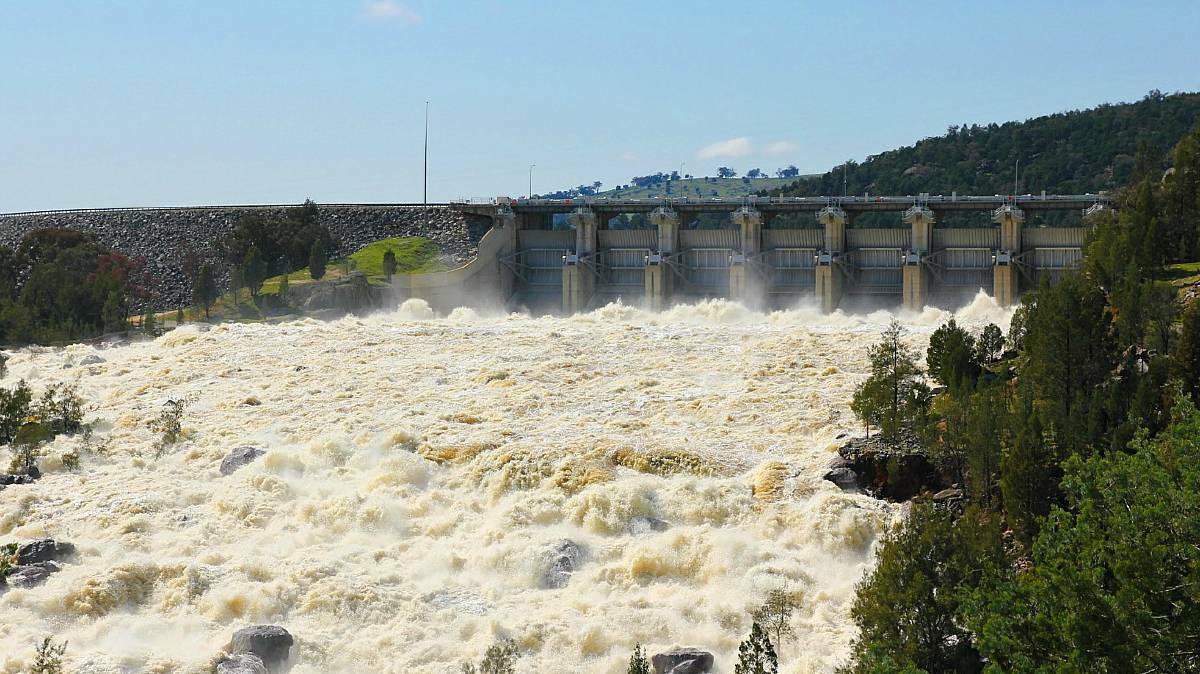 The massive outflows on Wyangala Dam.