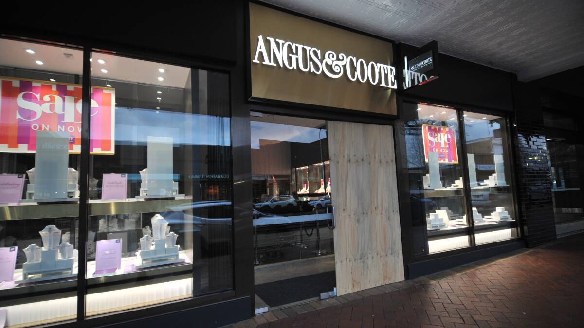 The Angus and Coote store in Orange was the subject of a robbery on Saturday night. Photo: CARLA FREEDMAN