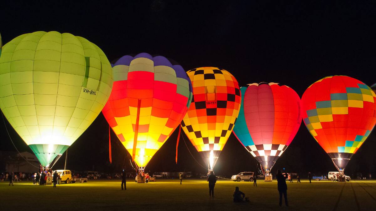 GOING UP: The Canowindra Balloon Glow will be limited for the 2021 event on May 1. The festival begins this weekend. Photo: Federation Fotos