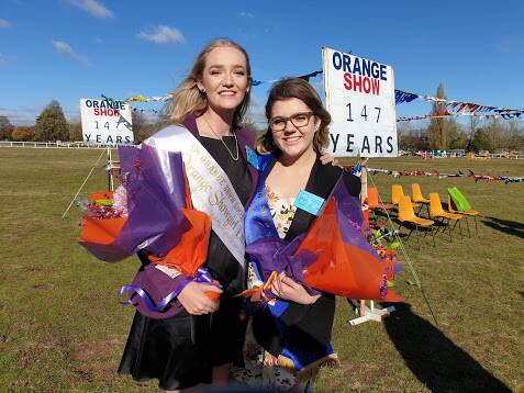 PREPARED: 2019 Showgirl runner up Erika Lindsay with 2019 Showgirl Annie Hazelton who will compete in the zone final on Saturday. Photo: SUPPLIED