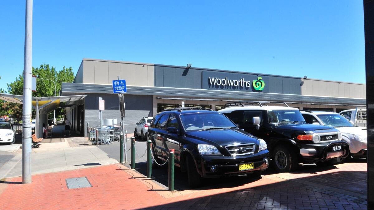 IN COURT: Police found a machete with a serated edge in a car at the Woolworths car park. FILE PHOTO
