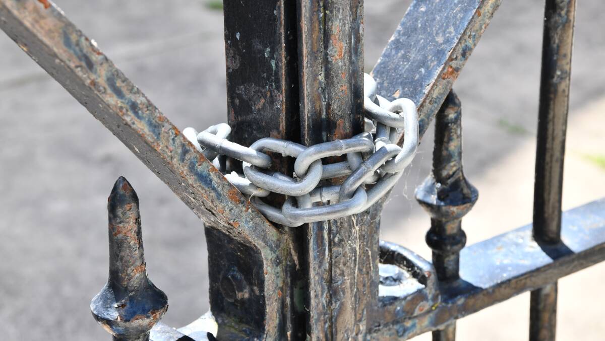 Locked gates outside Orange Courthouse. File picture