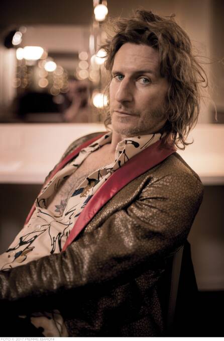 Tim Rogers to perform live. 