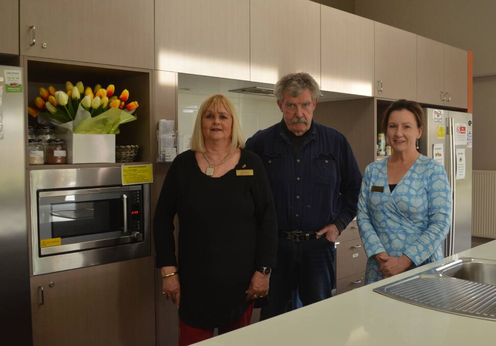 FUNDING HELP: Cancer Care Western NSW fundraising and marketing coordinator Jan Savage, Emus John Dickson and Western Care Lodge manager Suzanne Vaughan. 
