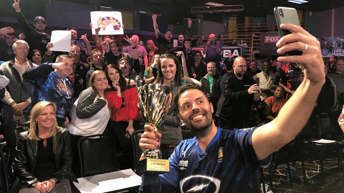 CHAMP: Orange's Jason Belmonte takes a selfie with fans after winning his 20th career PBA title. Photo: PBA