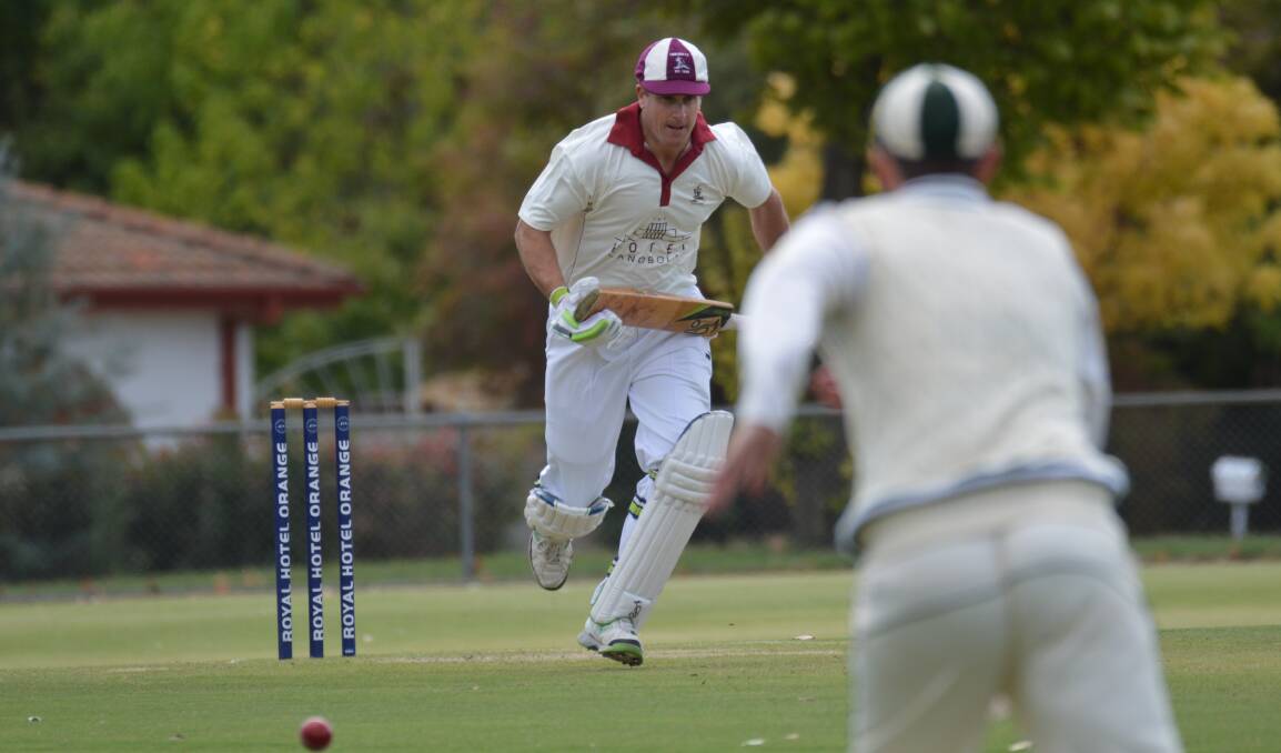 BIG WICKET: Stu Middleton takes off for one of his 37 runs in the second grade decider, looked in ominous form before falling to Brant Mann. Photo: MATT FINDLAY