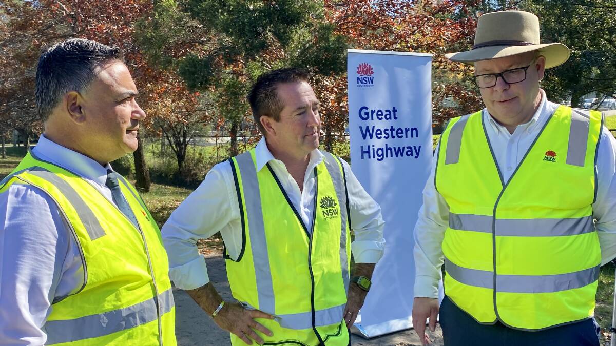 TUNNEL VISION: Deputy Premier John Barilaro, Regional Roads Minister Paul Toole and Transport for NSW western region director Alistair Lunn at Monday's announcement. Photo: SUPPLIED