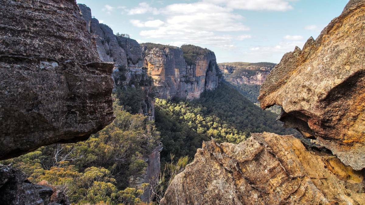 RESCUE OPERATION: A 42-year-old man has fallen while abseiling in the Blue Mountains. Photo: FILE