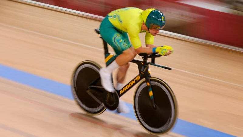 David Nicholas in action in the Mens C3 3000m Individual Pursuit. Photo: Greg Smith.