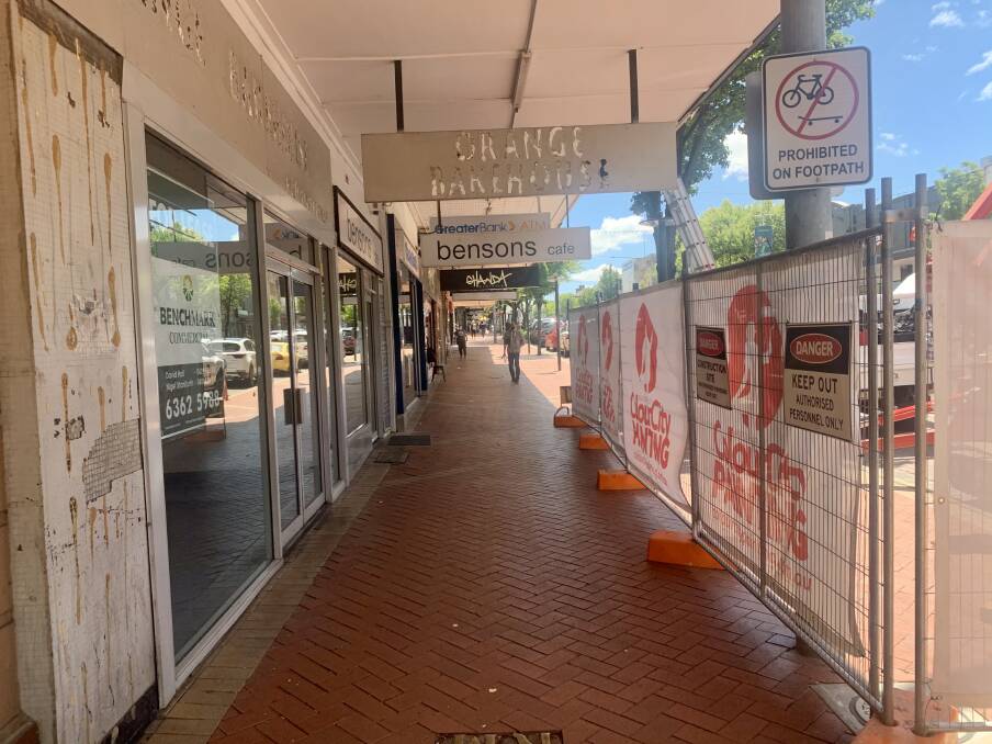 FACELIFT: Work underway at the Bensons Cafe building on Summer Street this week. Photo: TRACEY PRISK