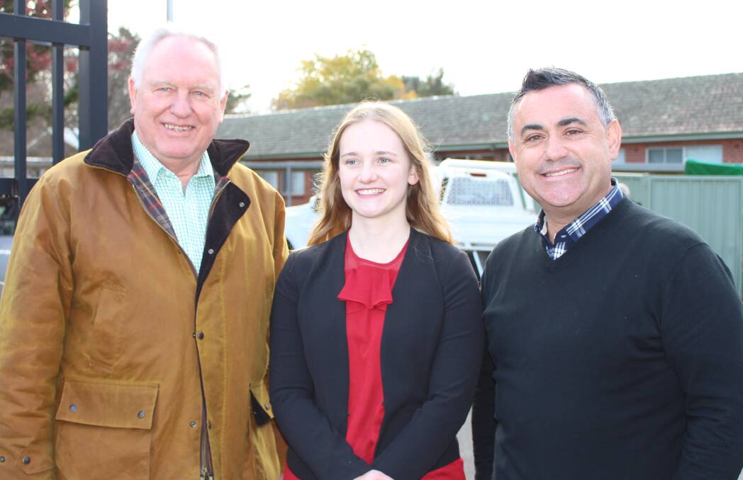 CANDIDATE: Rick Colless, Yvette Quinn and John Barilaro at Bletchington Public School. Photo: MAX STAINKAMPH. 