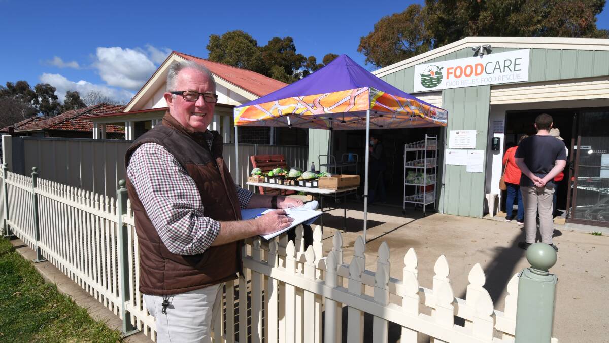 JUDGING: Keep Australia Beautiful NSW judge Doug MacDonald at FoodCare in Orange on Thursday. Photo: JUDE KEOGH