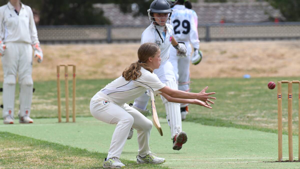 All the action from Max Stewart Oval on Thursday. Photos: JUDE KEOGH