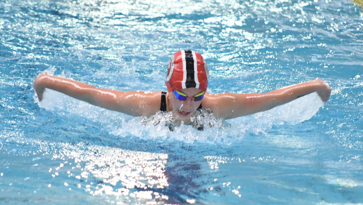 Over 300 swimmers turn out for short course events 