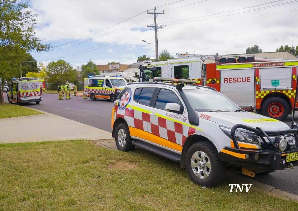 SERIOUS: Emergency services at the scene of the crash in Leewood Drive. Photo: TNV/TROY PEARSON.