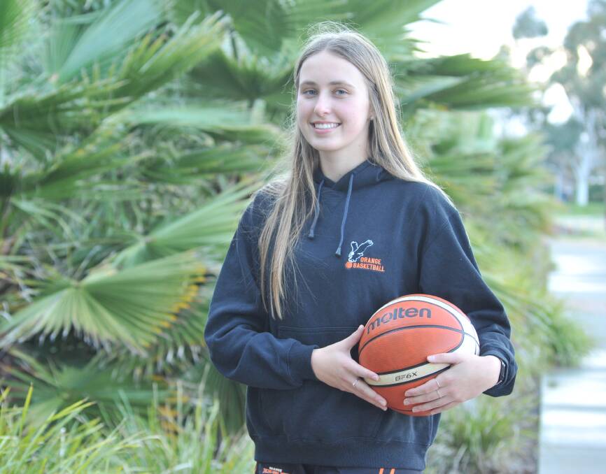 TOO STRONG: Rachel Masling was named MVP of the under 16s division two grand final as the Orange Eagles beat the Moss Vale Magic 43-42. Photo: JUDE KEOGH.