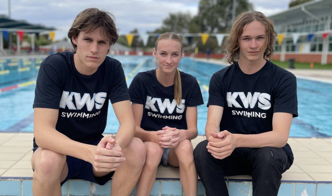 Caleb, Gemma and Brodie Cashman at the Manning Aquatic Centre in Bathurst. Picture by Bradley Jurd.