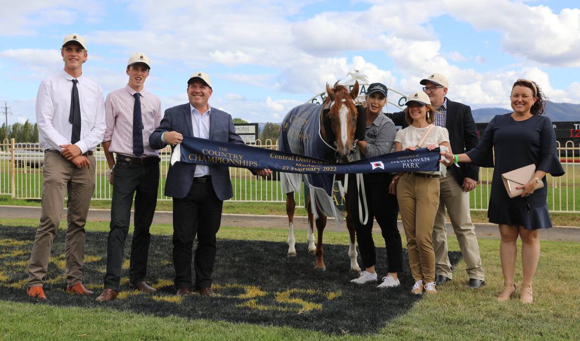 QUALIFIED: Connections celebrate Zoo Station's success in Sunday's CDRA Country Championships Qualifier at Mudgee. Photo: SIMONE KURTZ