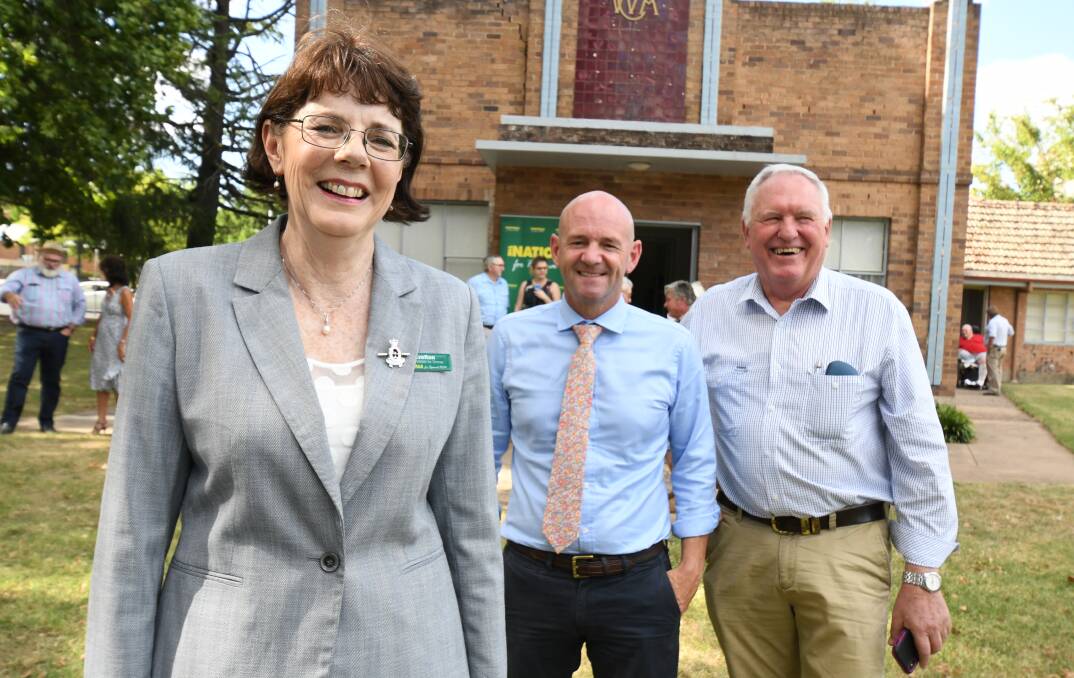 FORMERLY ENDORSED: The Nationals candidate Kate Hazelton with NSW Nationals Niall Blair and Parliamentary Secretary for Western NSW Rick Colless. Photo: JUDE KEOGH 0202jkkate2