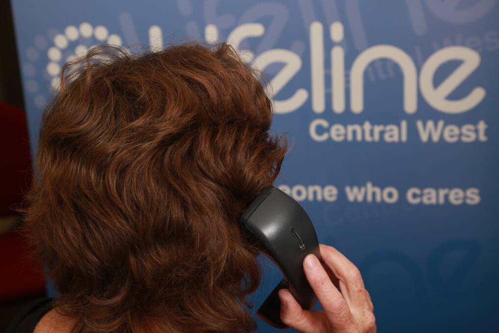 Don't do Christmas period alone: Lifeline's always ready to take your call