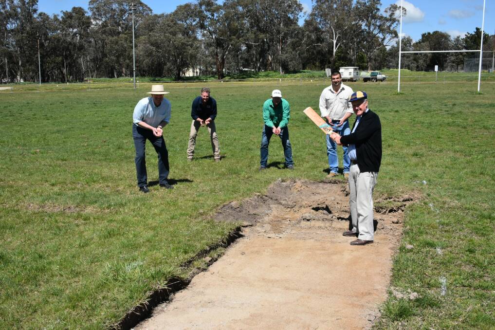 Member for Calare Andrew Gee, President Ashley Clark, Vice President Bob Mitchell, club captain Tom Ferson and Councilor David Kingham practice in the slips before the new pitch is installed.