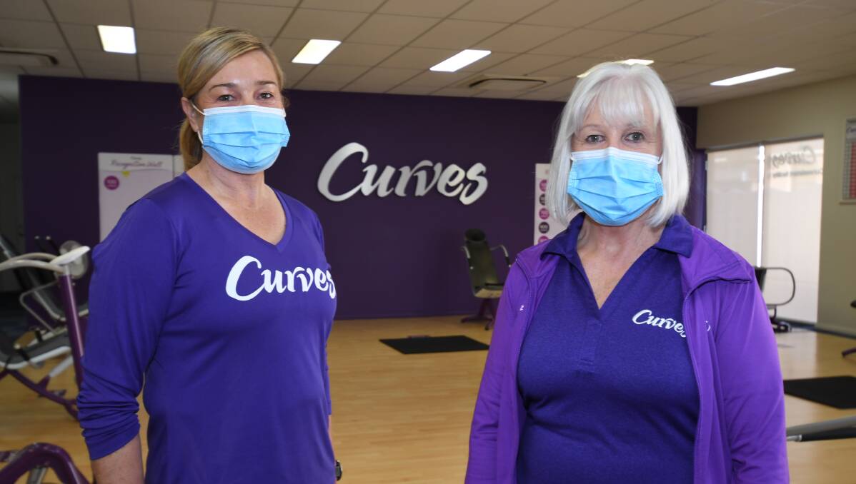NEW MANAGEMENT: Kim Draper and Bambi Romanow have taken over women's fitness centre, Curves Orange. PHOTO: JUDE KEOGH