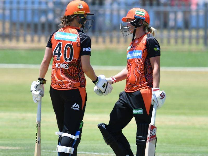 Meg Lanning (r) and Amy Jones both scored 70no as Perth Scorchers blitzed Adelaide Strikers in WBBL.