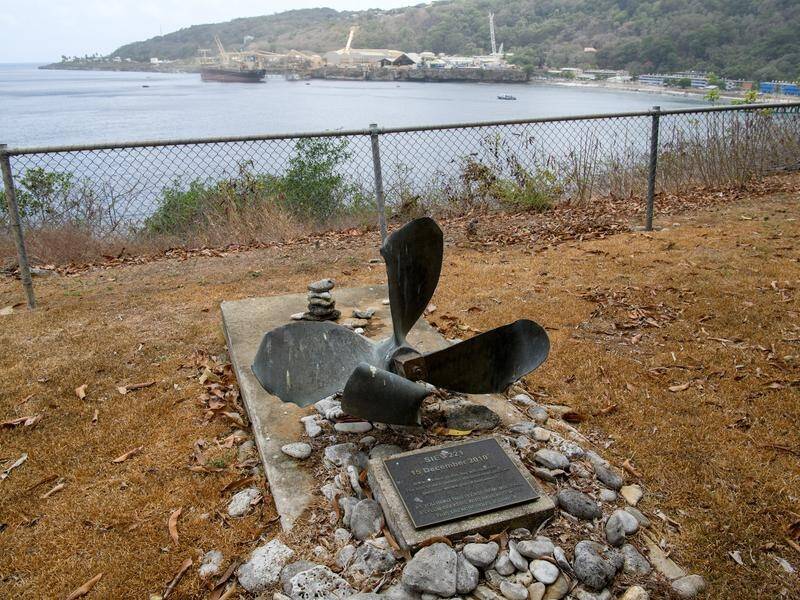A mangled propeller on a memorial to 50 asylum seekers who died in a boat wreck on Christmas Island. (Bianca De Marchi/AAP PHOTOS)