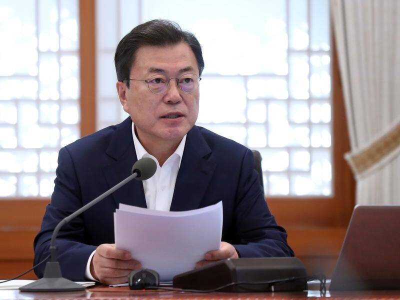 South Korean President Moon Jae-in has named a new prime minister and cabinet ministers.