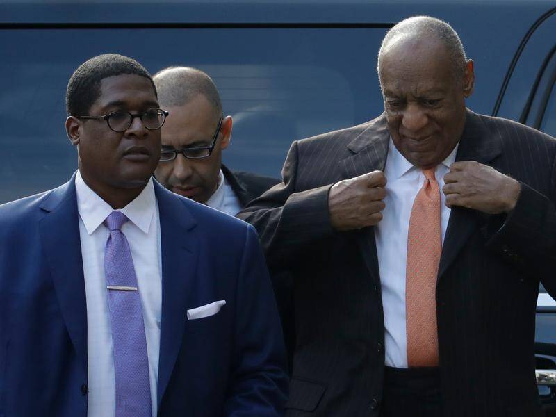 Bill Cosby's lawyer has told a jury accuser Andrea Constand is a "con artist" after a payout.