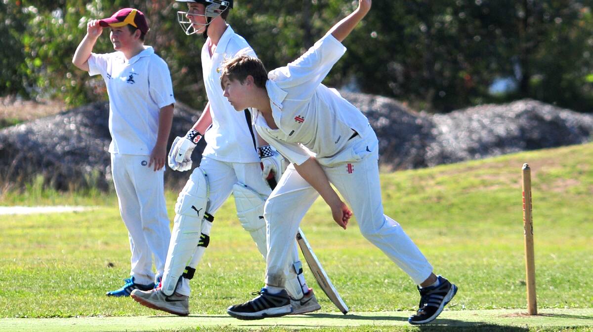 CRICKET: Beau Westcott bowling as Cavaliers and Millthorpe face off in under 15s action. Photo: STEVE GOSCH
