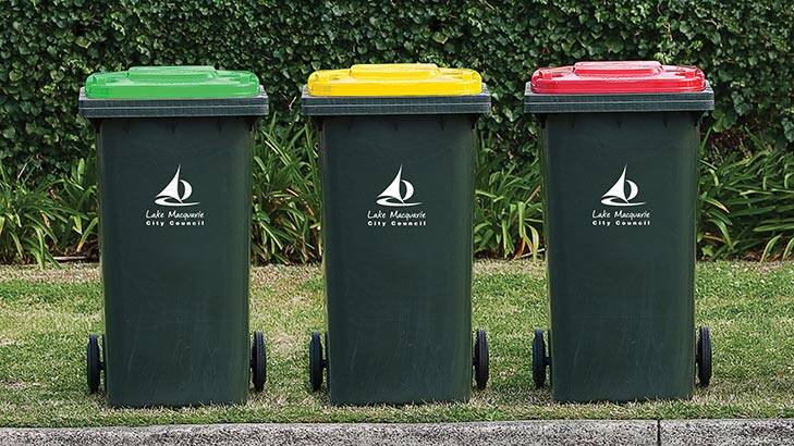 Orange councillors unanimous in decision to keep weekly red bin collections