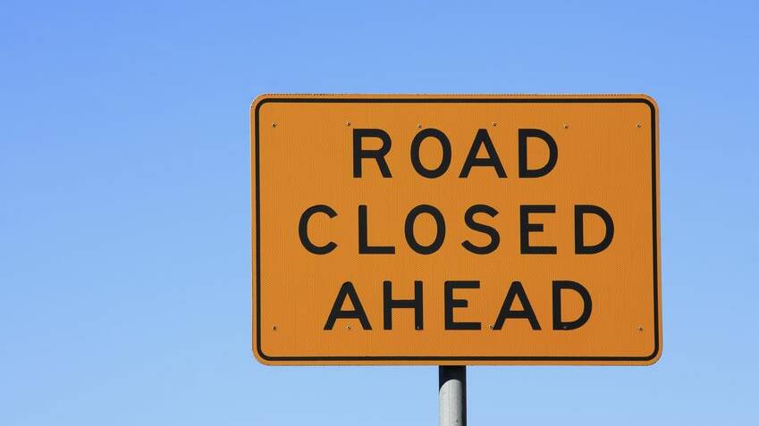 Road closed ahead sign. Picture is from file