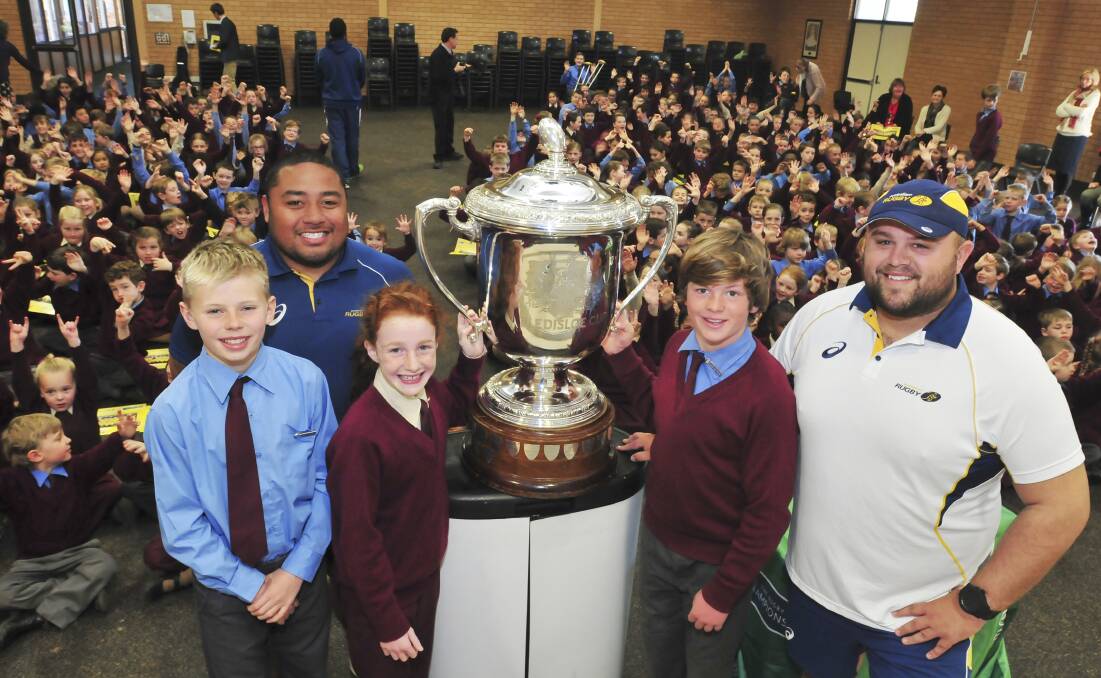 Orange students up close and personal with one of rugby's most sought-after prizes