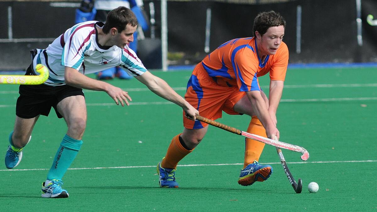IM A WANDERER: Adam Skelton looks to move the ball forward in his side's 3-1 win over the winless Bathurst City on Saturday. 
Photo: STEVE GOSCH  											        0801sghock4